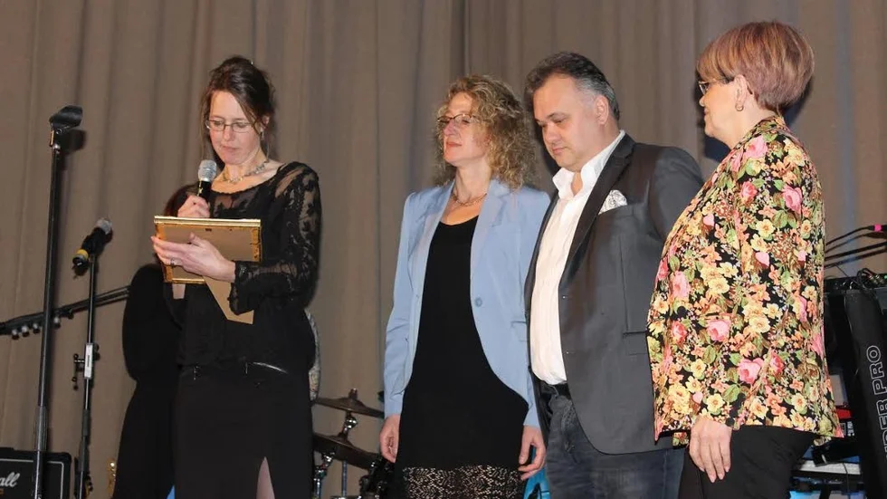 Varför alkohol? Insändarskribenten hade önskat en alkoholfri föreningsgala.