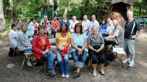 Skolskogen i Frödinge är en välbesökt plats. Nu har den även fått utländska gäster.