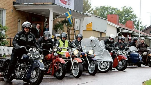 Lite regn var inget som avskräckte gänget med Indianåkare.