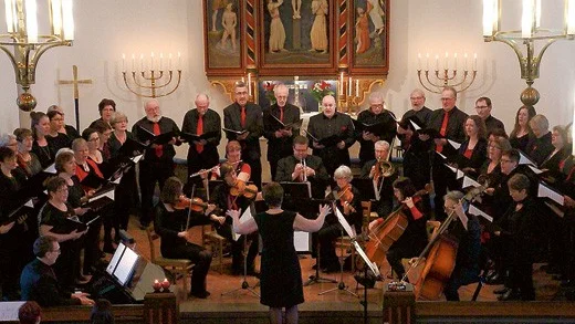Det var många som bjöd på härliga toner när det bjöds på Kärlekskonsert i Hultsfreds kyrka på Alla Hjärtans Dag.