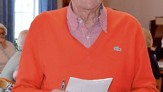 Åke Österberg i nu-gruppen kräver att Överum får en läkare på heltid på vårdcentralen, helst Göran Nilsson som tidigare var läkare där.