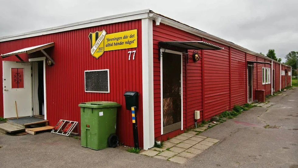 Brottsvåg. Östrias klubbhus i Lambohov utsattes för ett inbrott. Fotbollsskor för 50 000 kronor försvann i kuppen.