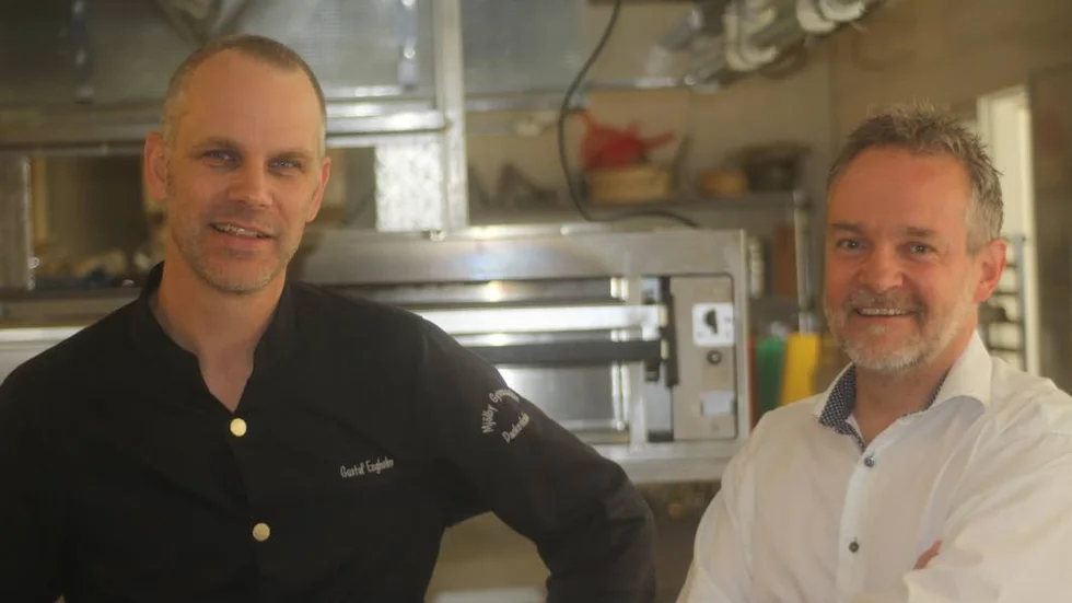Glada. Gustav Engholm och Fredrik Einvall, rektor tycker det ska bli jättekul med en ny utbildning.