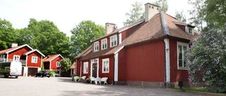 Nu rymmer skolan antika möbler