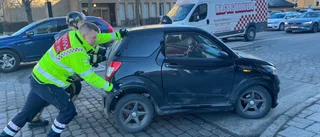 Krock mellan personbil och mopedbil på Nygatan