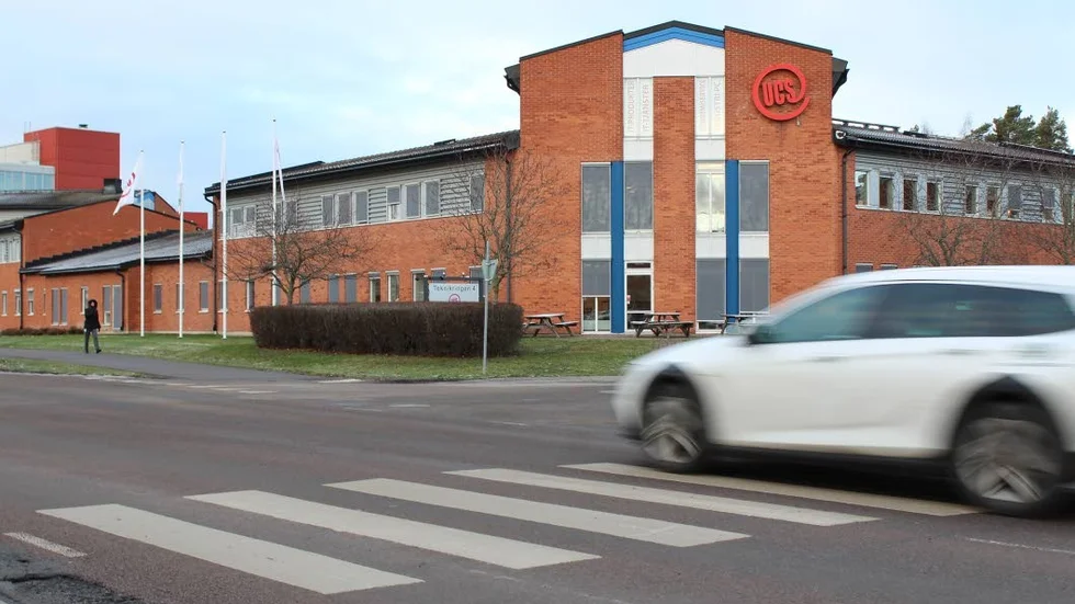 På den höga fasaden mot Teknikringen vill UCS ha en digital skärm – men byggnämnden säger nej.
