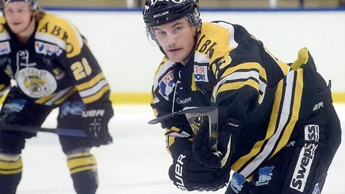 Mot tre poäng? Adam Rundqvist tror på segerchans för Vimmerby mot Vita Hästen. "Spelar vi på topp kan vi slå alla lag".
