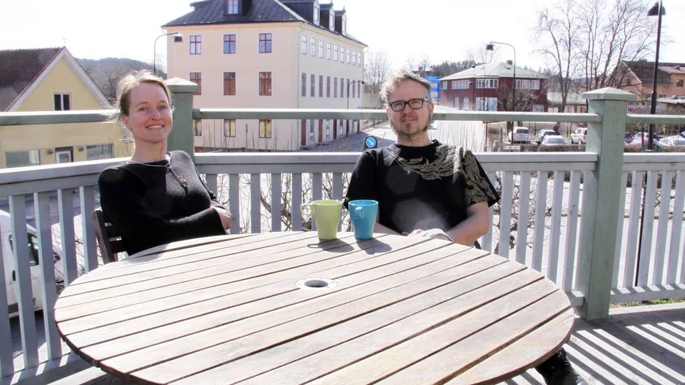 Bjuder in. Veronica Gullbrandson och Jan Österling.