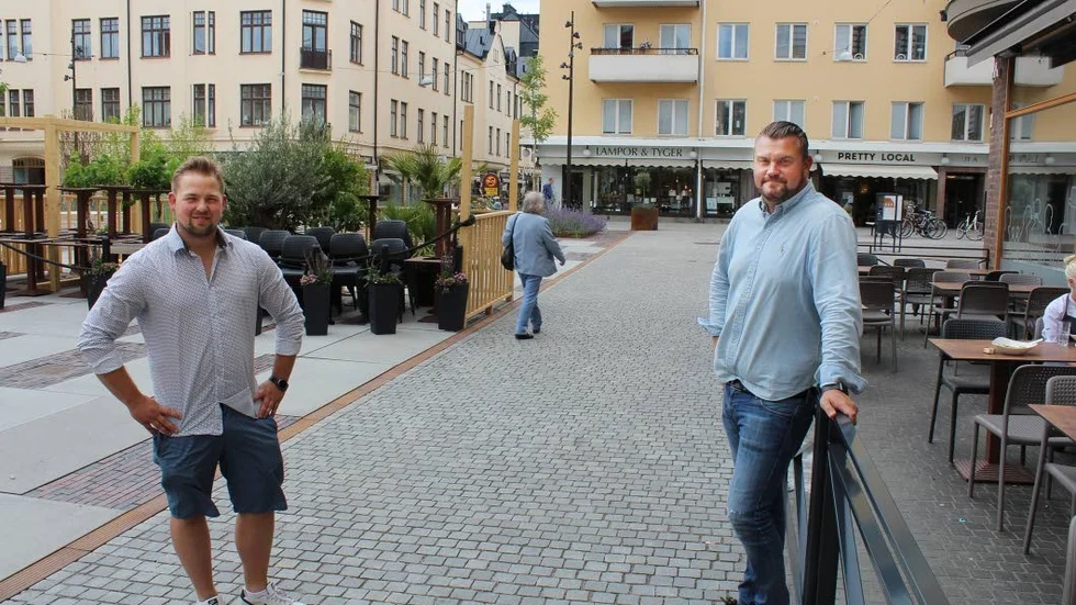 Snart har Pappa Grappa dubbla uteserveringar på Stora torget. Äntligen, tycker restaurangchefen Viktor Henning och ägaren Ronnie Eriksson.