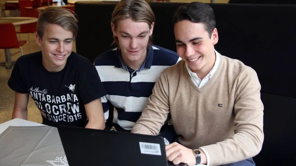 Edvin Hellqvist, Jonathan Hellqvist och Olle Ljungs skolförening kommer anordna tre aktiviteter per termin på Kungshögaskolan.