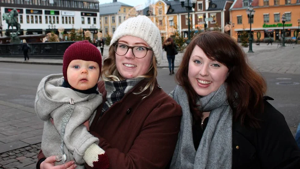 Sara Norman (till vänster med sonen Valter) och Anna Birath har olika knep för att mota bort känslan av tungsint mörker.