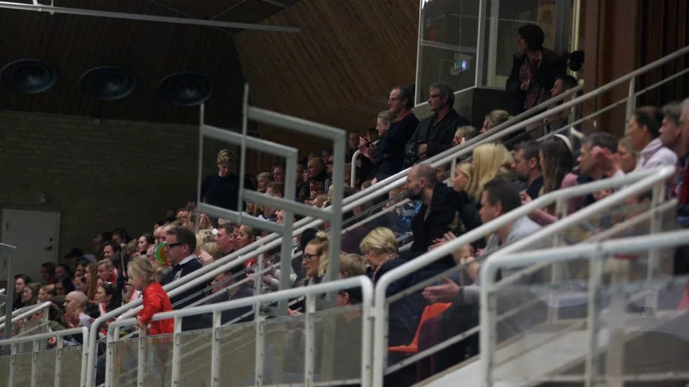 Mycket publik, som vanligt i USM i Vadstena sporthall.