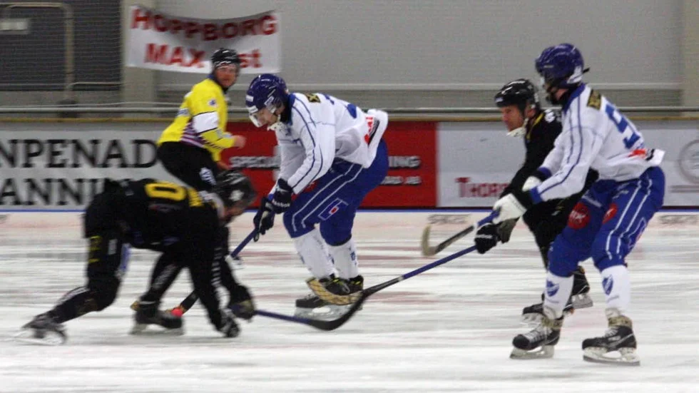 FRAMÅT. IFK Motala anföll friskt i fredagens match borta mot Gripen i Trollhättan. Redan på söndagen är det ny match hemma, mot Falun.