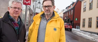 Efter kritiken – tar bort fjädrarna