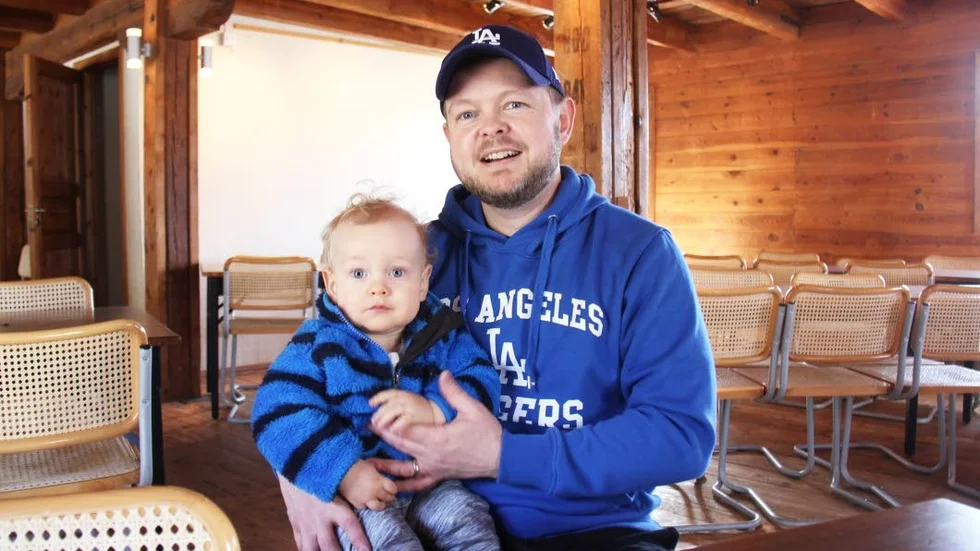 Nick Webster och hans fru Angelique startar restaurang och mikrobryggeri vid Kanalhamnen. I knäet: sonen Ewan.