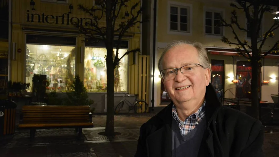 Centrumhandeln i Västervik är ett kärt ämne för Kenth Hirdeland, som arbetade i 37 år på Åhléns. Nu fyller han 60 år.