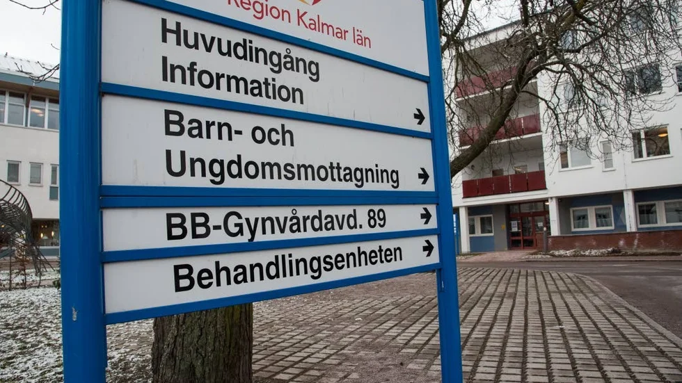 Henrik Holmberg säger att man är överrens om att kämpa för att lösa den svåra bemanningssituationen på enheten. Han säger att det inte finns planer på att lägga ner enheten i dagsläget.
