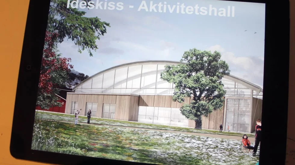 Förstudien kring det exakta utseendet på aktivitetshallen/bandyhallen tas nu fram. Det kan bli sittplatser ovanpå huvudläktaren.