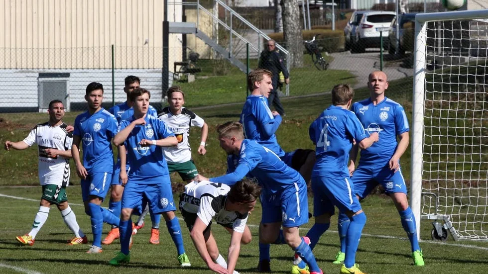 Lågt. LSW orkade inte genom hela matchen mot ett bolltryggt Östria. I andra halvlek föll laget för långt ner och det utnyttjade LInköpingslaget.