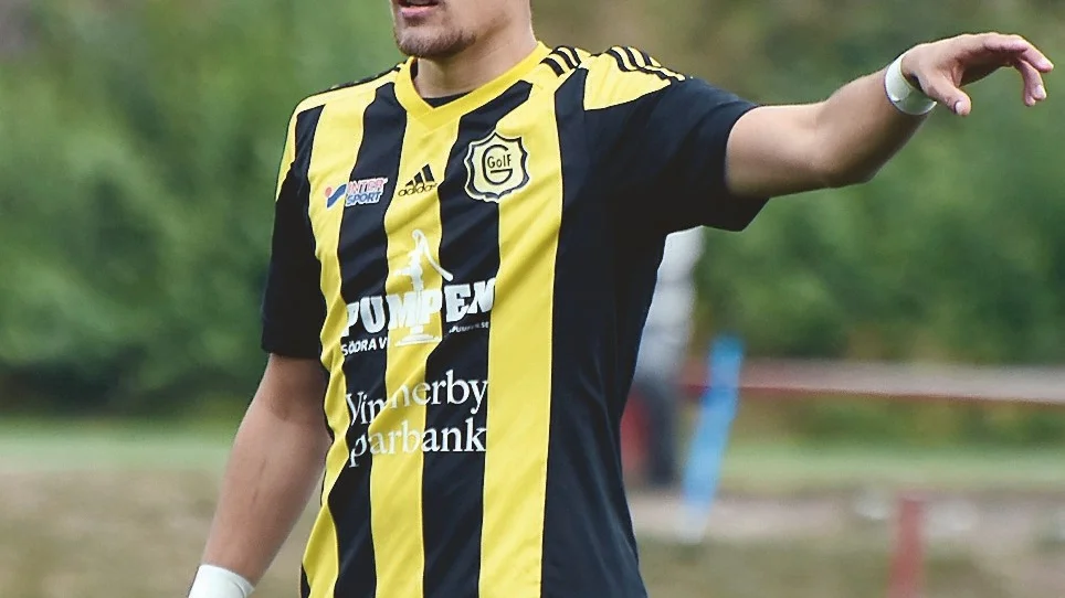 Alexander Swartz var bäst på plan när Gullringens GoIF besegrade Sandsbro borta i lördags. I och med segern har GGoIF fortfarande chans på en kvalplats till division tre.
Foto: Ossian Mathiasson