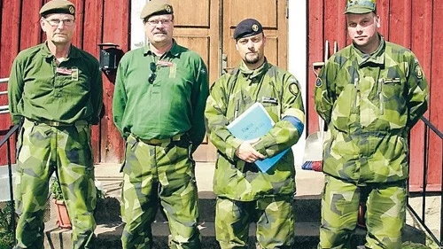 Planerar. Anders Karlsson och Leif Larsson från Hultsfreds hemvärnskompani drog upp riktlinjerna tillsammans med Peder Hertzberg Ing2 och Jörgen Flisberg från Swedec.