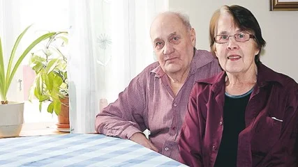 Karl-Erik och Viola Ericsson trivs i sitt hus vid Händelöps bryggor. "Havet, naturen och stillheten här ute är oslagbart!"