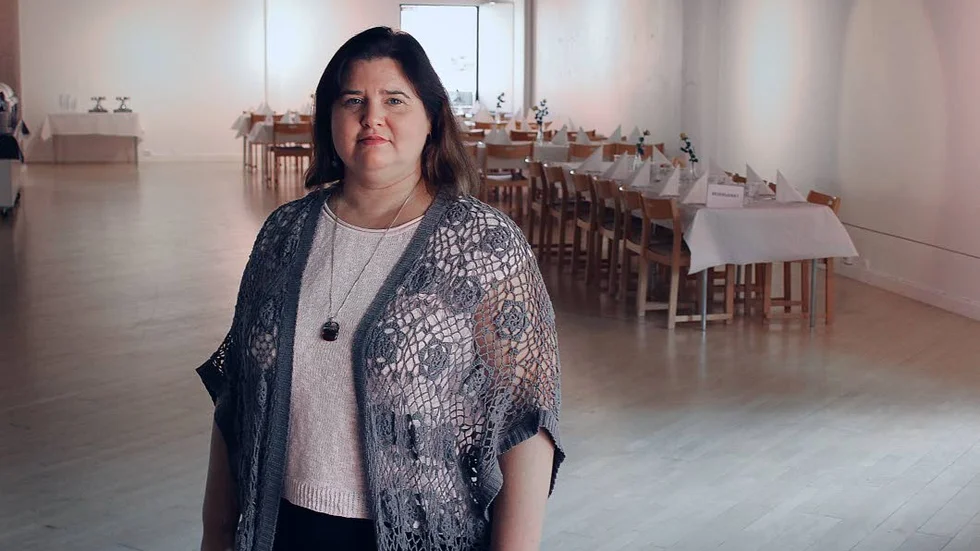 Bibliotekschef Johanna Hagelin vid den före detta konsthallen som blir ett tillfälligt minibibliotek under renoveringen av det ordinarie biblioteket.