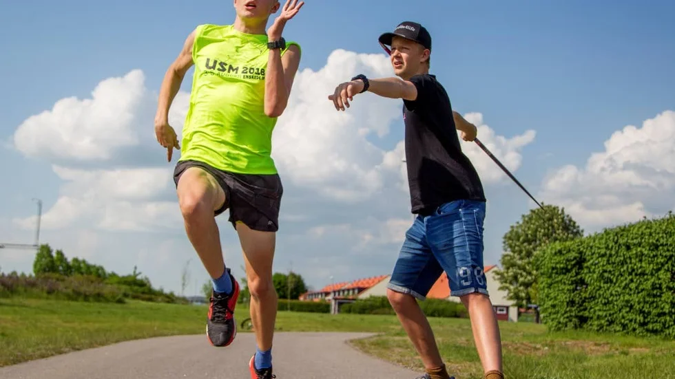 Bröderna Kevin och Leon Bodén är bäst i Sverige i sin åldersklass. Kevin på 800 meter och leon i spjut.