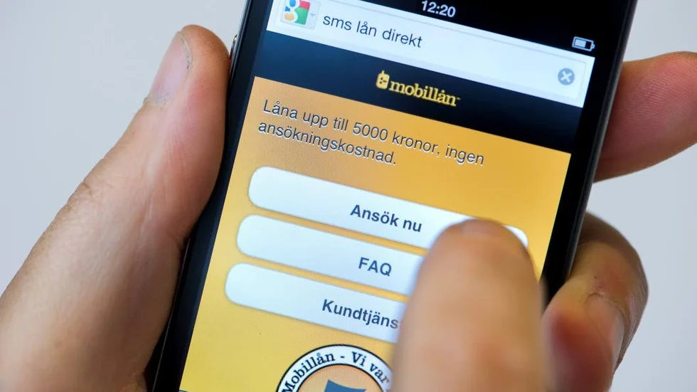 Motalaborna påstods ha tvingat en man att ta sms-lån men tingsrätten anser inte att bevisningen håller.