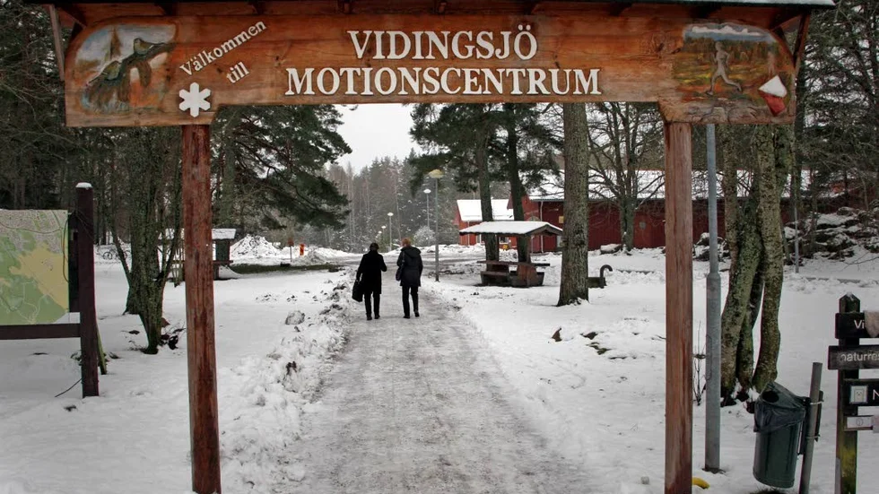 Två omklädningsrum i Vidingsjö motionscentrum ska öppnas som värmestugor vid köldknäppar i vinter enligt ett förslag från omsorgskontoret.