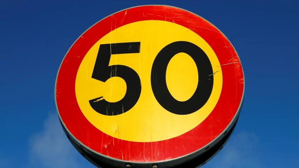 Kan försvinna. Tjänstemännens förslag till regeringen är att införa 40-gräns som bashastighet i Sverige.