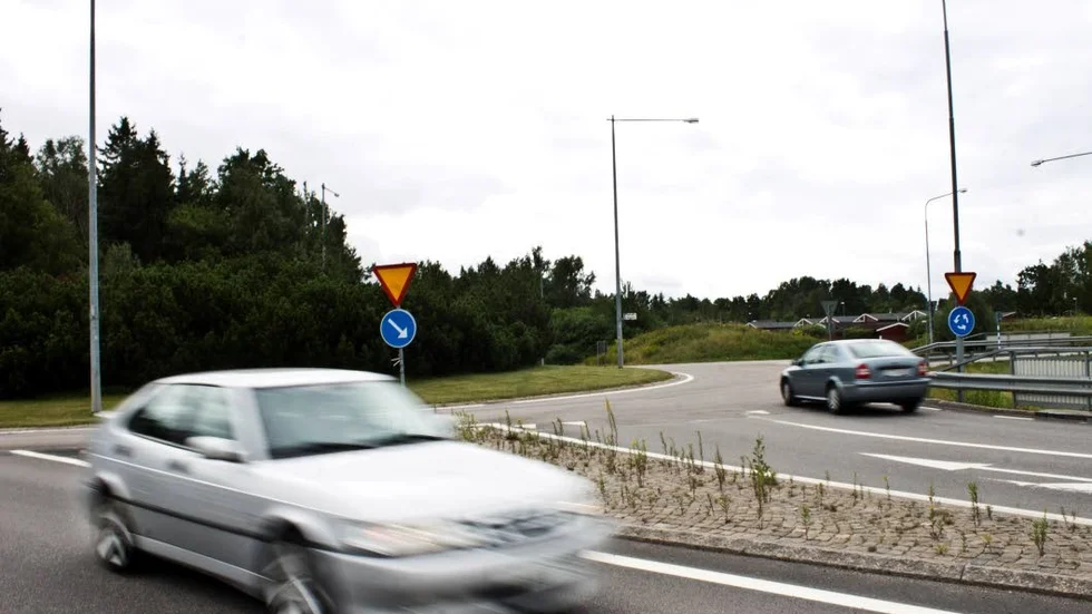 Asfaltering av Metallvägens två rondeller att vänta veckorna 33-34.