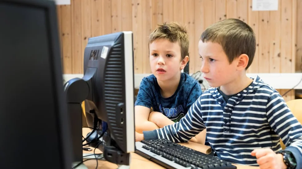 Personligen är jag djupt oroad över att alltför många elever tillåts lämna grundskolan med ofullständiga betyg och bristande kunskaper, skriver Magdalena Lidestam.