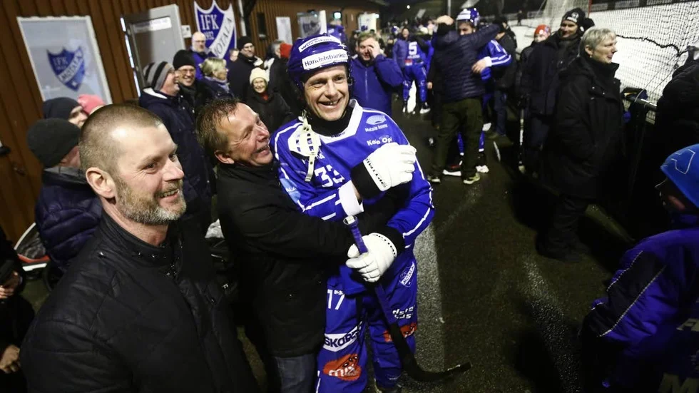 BRAGDEN. Patrik Spångberg tog sitt IFK Motala tillbaka till elitserien. Nu fortsätter han som spelande ledare i B-laget.