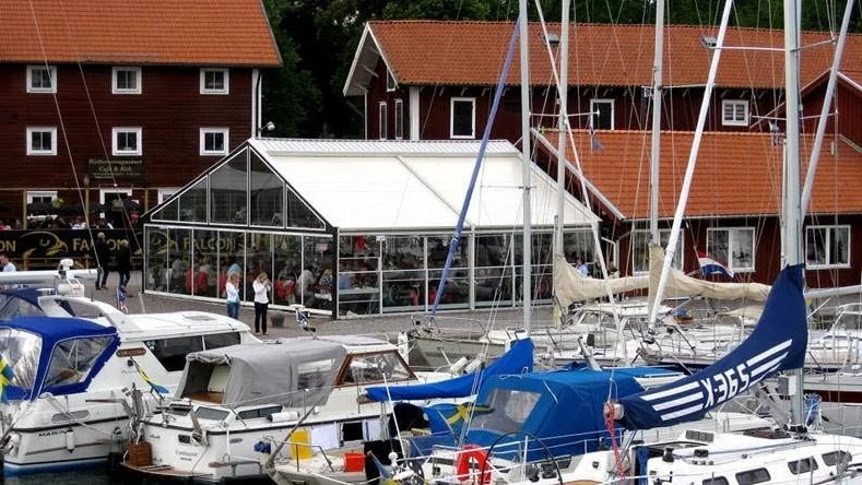 Trångt. Motalas gästhamn är populär, men nu kan en lösning vara på gång.