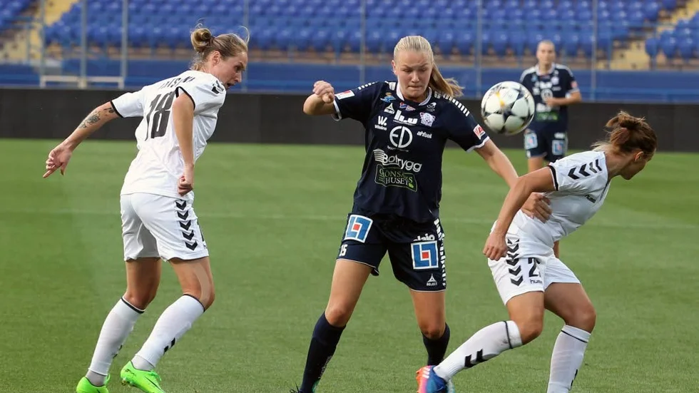 Linköpings FC fick en kanonstart på Champions league när Kharkiv besegrades med hela 6-1 i premiären borta. Frida Maanum gjorde tre mål på Metalist stadium.