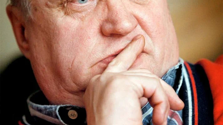 "Vårt samtal handlade mycket om alkohol förstås, men också om respekt, vänlighet och elakhet" skriver Christer Kustvik om mötet med hockeylegendaren Lennart "Klimpen" Häggroth.
