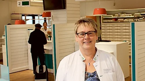 Apotekschef Karin Rydström i de uppfräschade lokalerna.