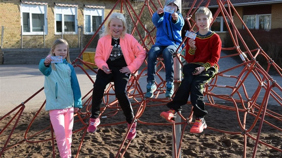 Klara Borg, Elvira Saanum, Richard Westin Erin Ängmo-Paterson. Några av vinnarna på Rimforsa skola. Foto: Morgan Karlsson