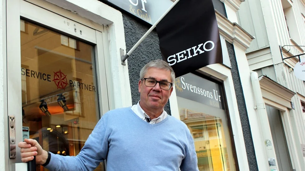 Svenssons Ur, som ägs av Göran Blomé sedan 1983, har legat på samma plats på Storgatan sedan 1988, men företaget är betydligt äldre än så. Under 2017 firar urmakeriet 100 år. Foto: Lena Dahlberg
