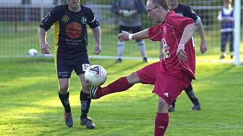 Jonnie Sipikari räddade en poäng åt Målilla i hemmamatchen mot Mattias Gustafssons Hjorted/Totebo som slutade 3-3. Foto: Magnus Strömsten