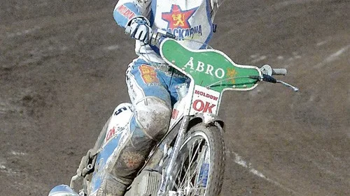 Nicki Pedersen dominerade på sin gamla hemmabana i Norrköping och förde Dackarna till en ny seger i elitserien.