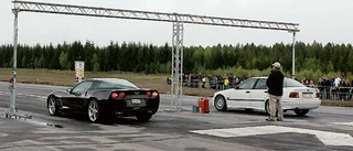 Snabba bilar intog flygplatsen
