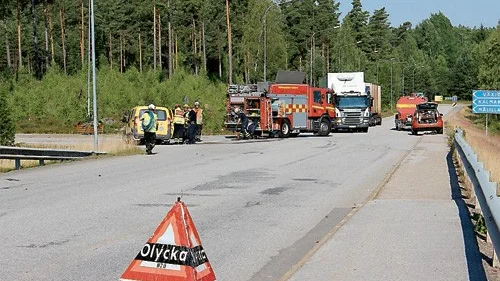 Räddningstjänsten stängde av avfarten från 34:an under tiden de arbetade med olyckan.