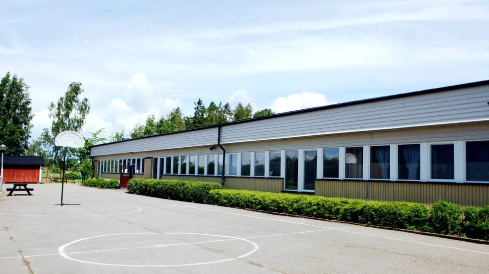 Fornåsa skola. Bilden är tagen vid ett annat tillfälle.