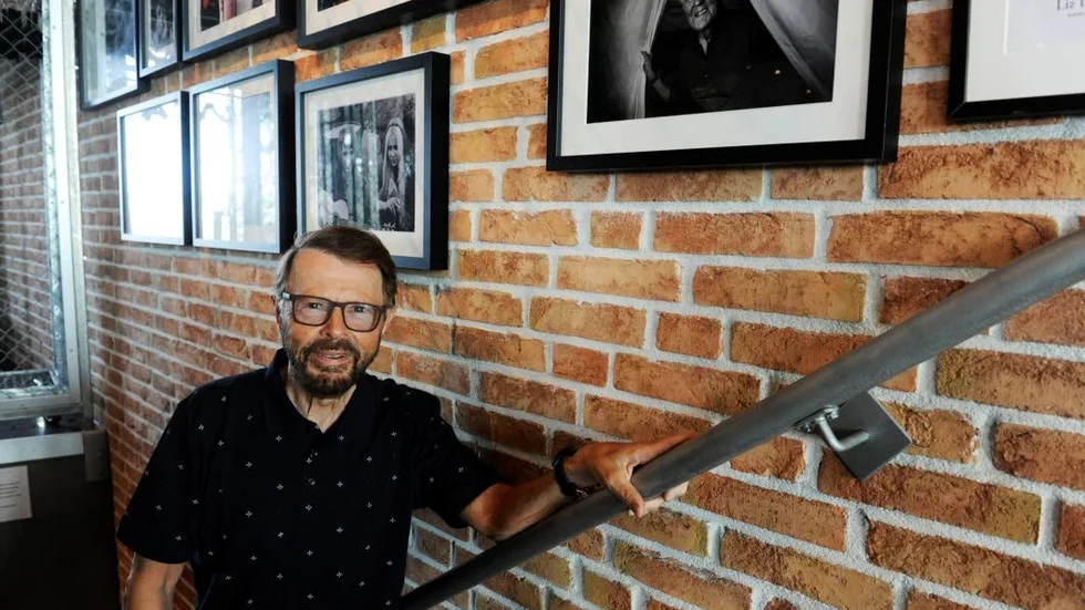 Med Hootenanny singers gjorde Björn Ulvaeus Dan Anderssons lyrik känd inte minst genom Svensktopps-långköraren "Omkring tiggaren från Luossa".