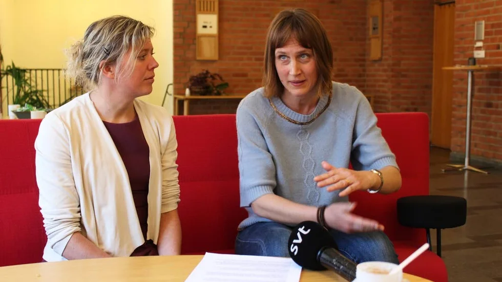 Anna Thore, ordförande i vatten- och miljönämnden i Kalmar och projektledaren Susanna Minnhagen, till höger, berättade att odlingen vid Hasselö var den som producerade mest musslor per yta i hela projektet.  Förklaringen står bland annat att finna i skärgårdens jämförelsevis lugna  vatten.