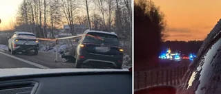 Två bilar i kollision på rv 34 – en person fördes till sjukhus