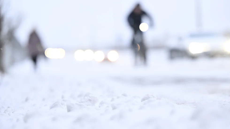 Det kan komma en del snöbyar över Enköping under lördagen, enligt SMHI.