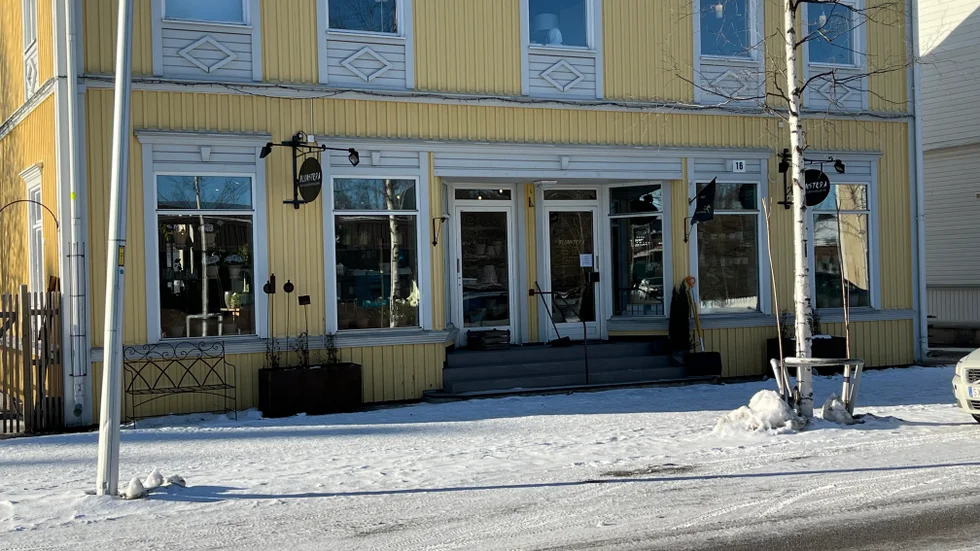 Sedan 2019 har Blomstera hållit till på Storgatan 16. Nu blir Arvidsjaur utan blomsterhandeln när Oscar och Sofia Rahm stänger butiken.